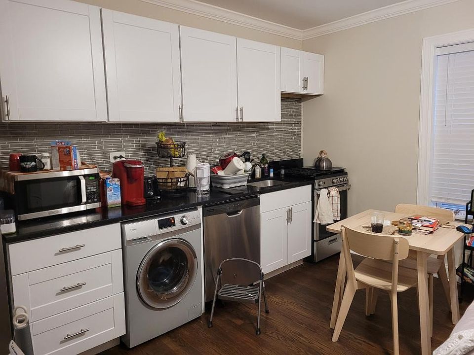 1st image of 2129-2129 N Dayton St #344