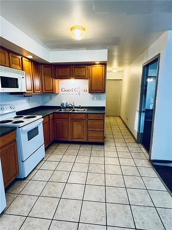 1 bed, 1.0 bath, 50452 sqft, $1,250 — Photo 2