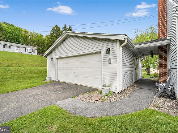 4th image of 88 Haven Fair Lawn Dr