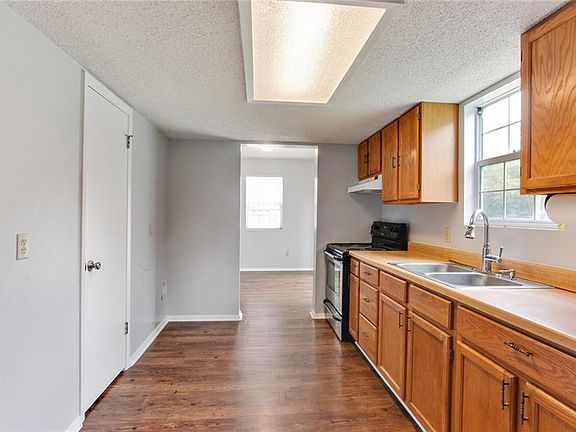 5th image of 1182 Crawford Dr