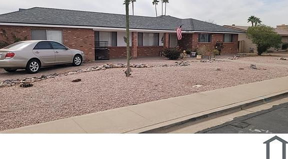 3rd image of 1653 E Gary St