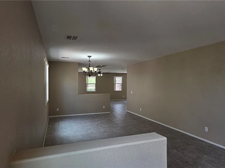 3358 Hillside Garden Dr — Photo 2
