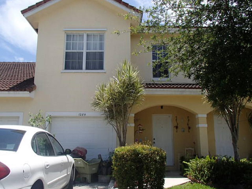 1st image of 1285 NW 27th Ave