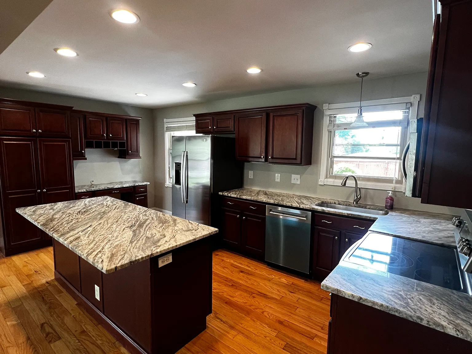 3 bed, $3,875 — Photo 2