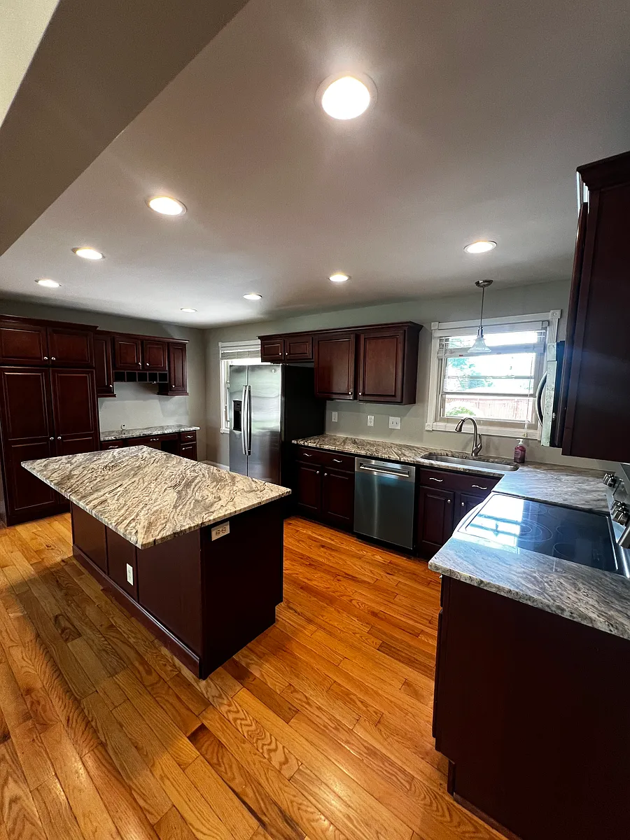 Building Photo - 913 Potter Ln