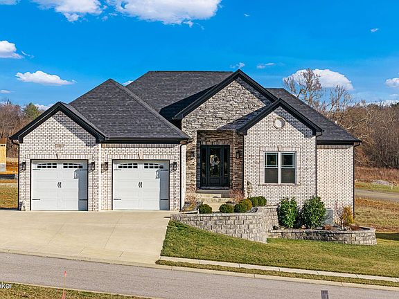 2nd image of 105 Bonfire Ln