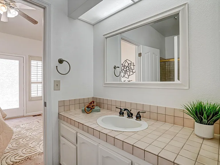 2819 Cherry Hills Dr — Photo 4