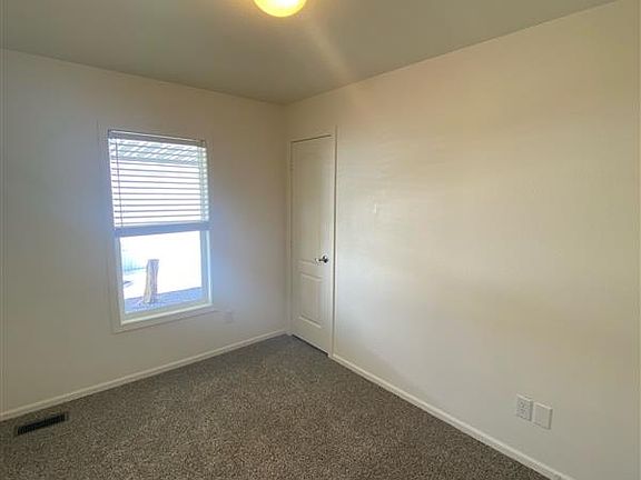 4th image of 4400 W Missouri Ave #152