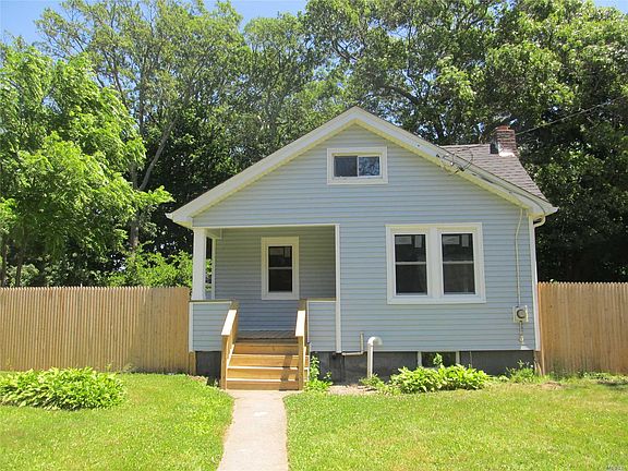 2nd image of 11 Rosewood Ave
