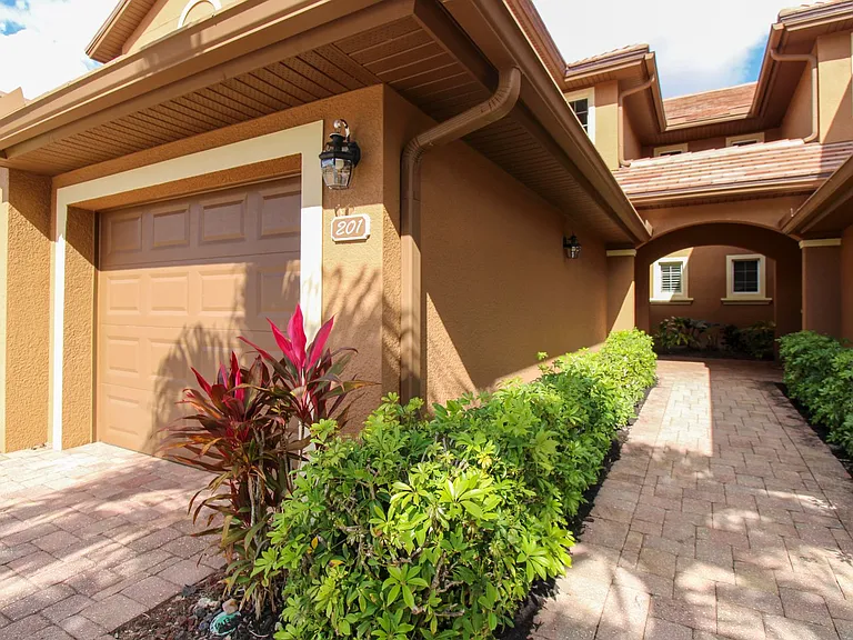 6657 Alden Woods Cir #201 — Photo 43