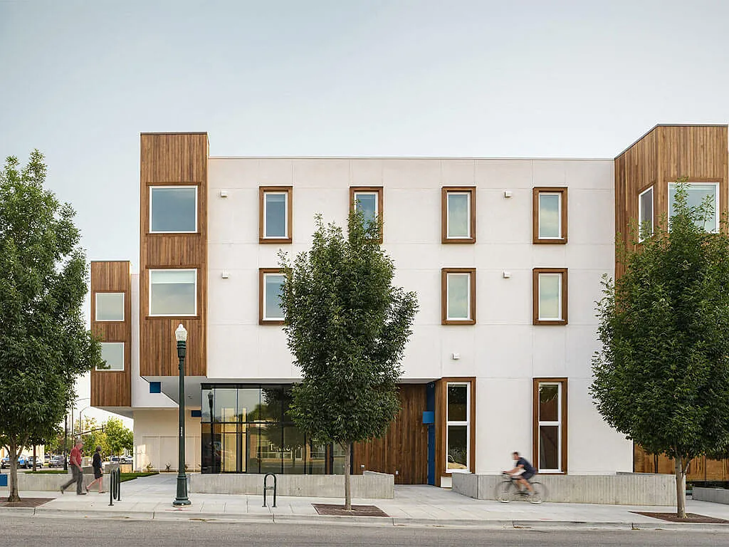 The Watercooler Apartments — Photo 2