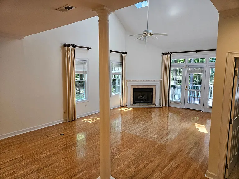 3214 Philmont Dr — Photo 6