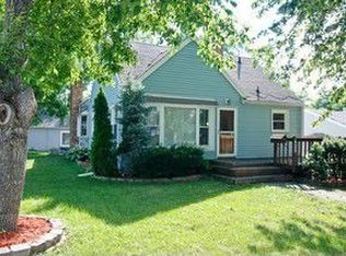425 S Lake Ter, Mundelein, IL 60060