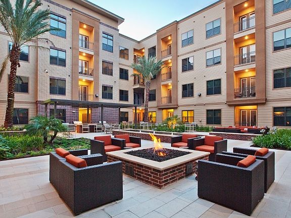 5th image of 13411 Briar Forest Dr APT 2003
