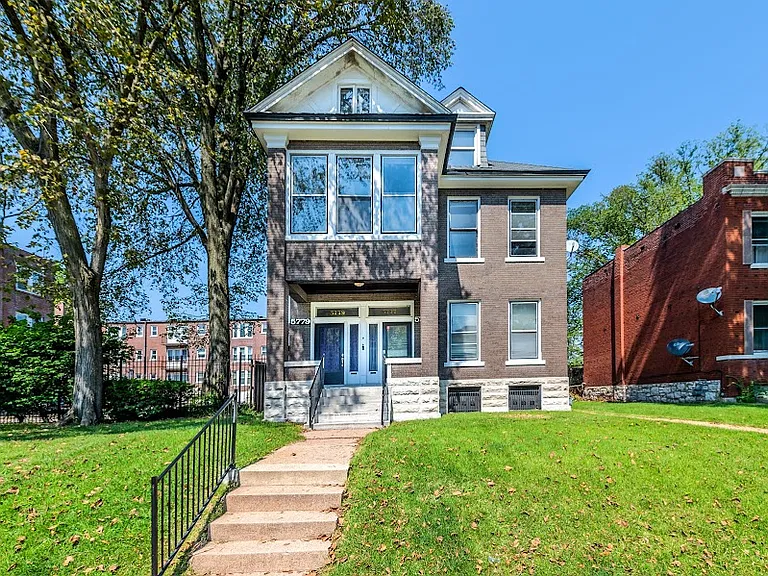 5779 Pershing Ave — Photo 2