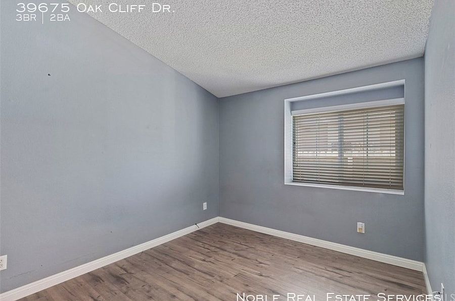 1st image of 39675 Oak Cliff Dr