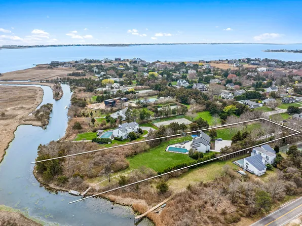 32 Tanners Neck Ln, Westhampton, NY 11977