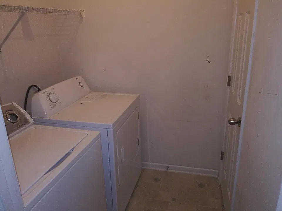 3 bed, 2.5 bath, 1358 sqft, $1,800 — Photo 4