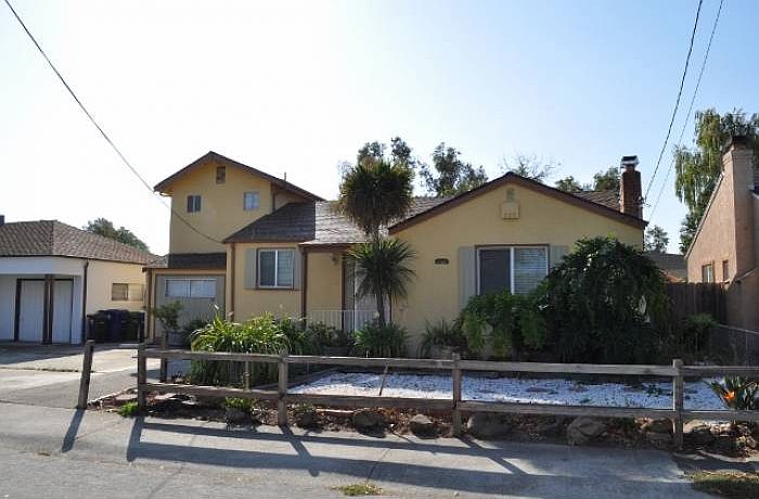 2nd image of 2305 Vestal Ave