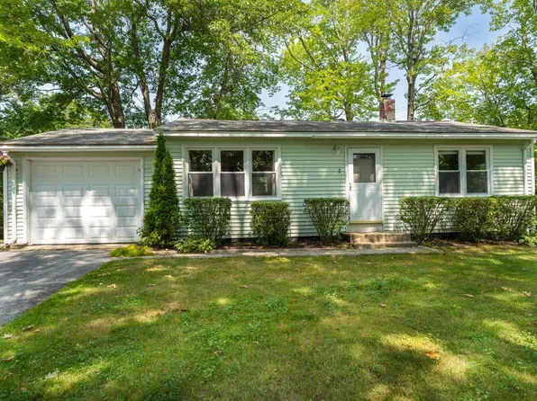 2 Forest Drive, Topsham, ME 04086