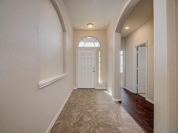 5th image of 8918 Finnery Dr