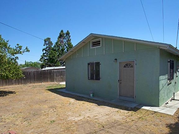 2nd image of 2353 Yosemite Dr