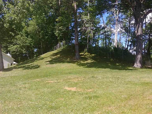 4th image of Woodside Dr