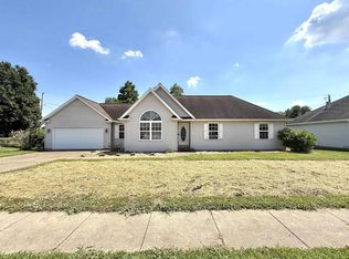 8433 Countrywood Ct, Newburgh, IN 47630