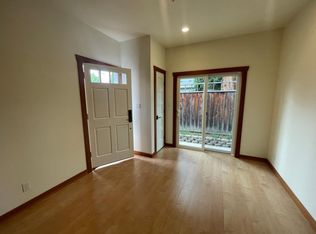 2022 Madison Ave, Redwood City, CA 94061