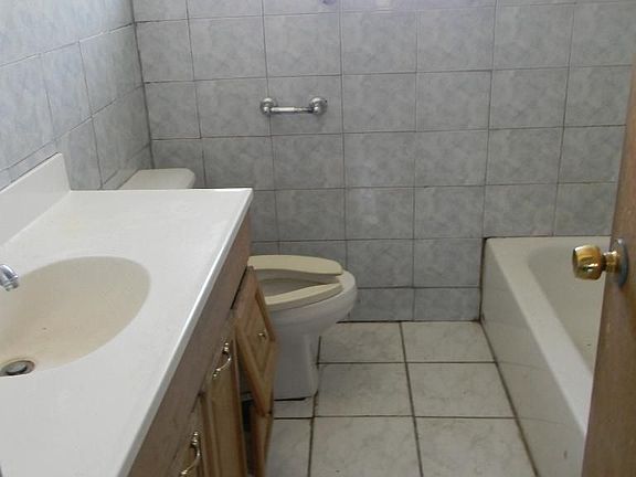 5th image of 2175 Hanford St