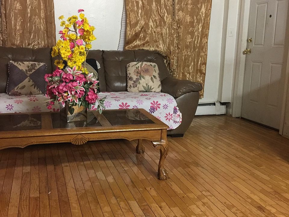2nd image of 52 Glenwood Ave