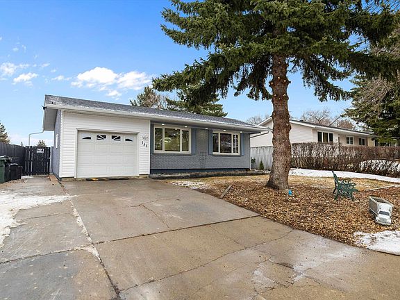 3rd image of 131 Garland Cres