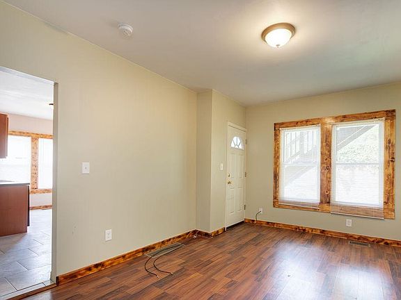 5th image of 17203 Grovewood Ave #1
