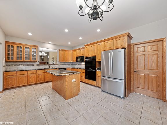 3rd image of 1276 Heritage Dr