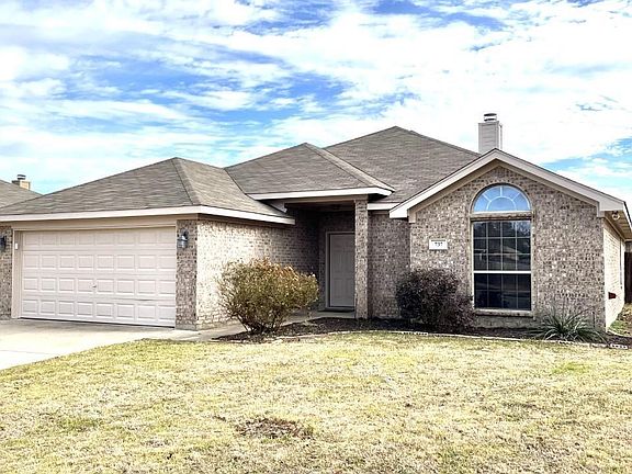 3rd image of 737 E Sheila Cir