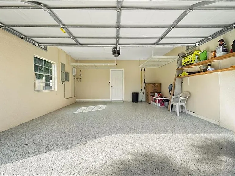 12341 Eagle Pointe Cir — Photo 36