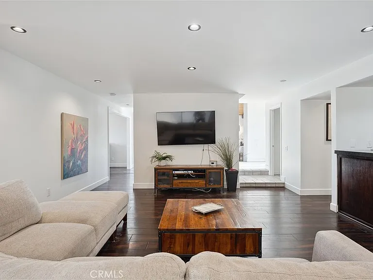 4372 Park Vicente — Photo 14