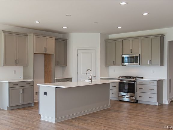 5th image of 7440 Aldeby St