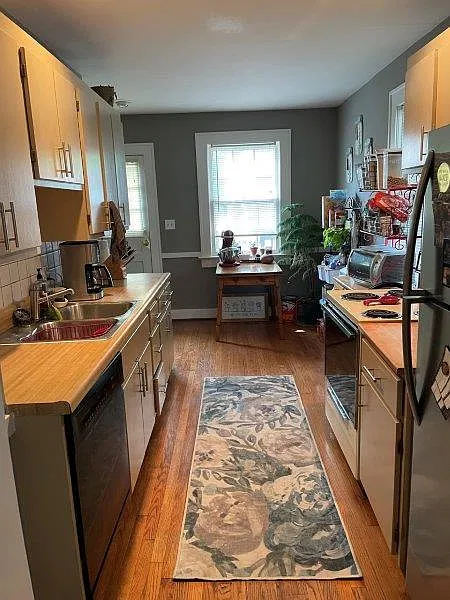 2 bed, 1016 sqft, $1,985 — Photo 1