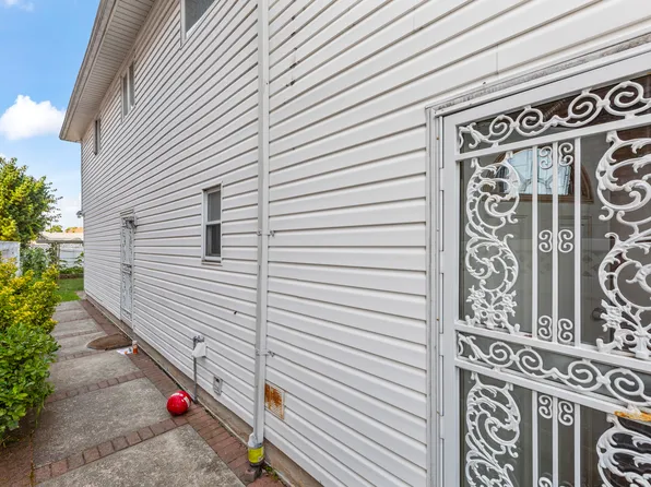 91-11 163rd Avenue image 9 of 15