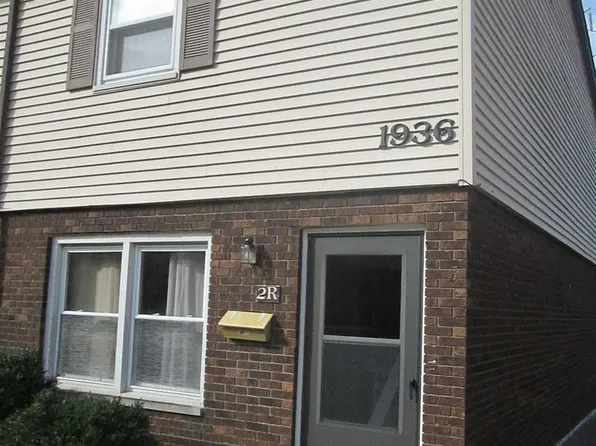 1936 Canterbury Dr APT R, Washington, IL 61571