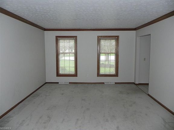 3rd image of 2424 Park Pl