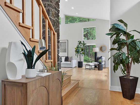 3rd image of 8 Pine Tree Lane