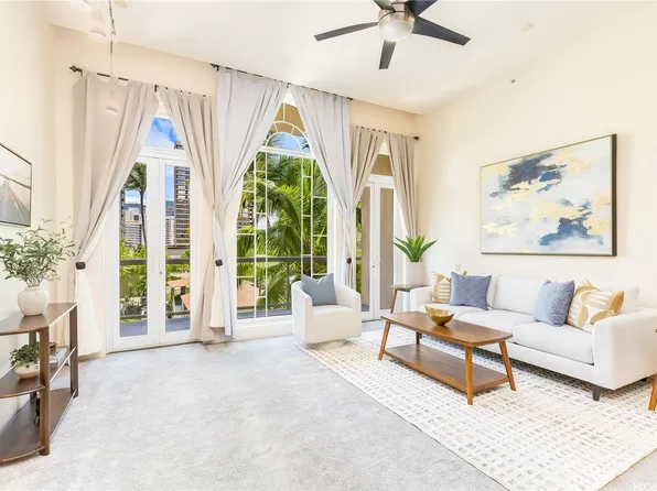 427 Launiu St APT 405, Honolulu, HI 96815