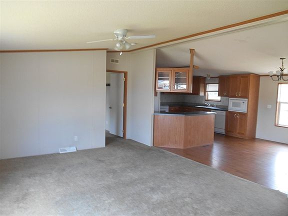 2nd image of 1100 Sunset Ln