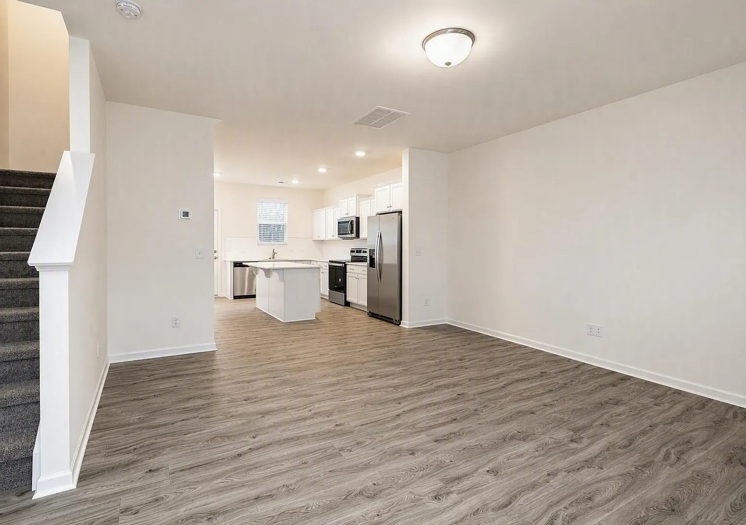 Beautiful End Unit 3 Bedroom Townhome Near I-85 Available 10/16/2026 — Photo 3