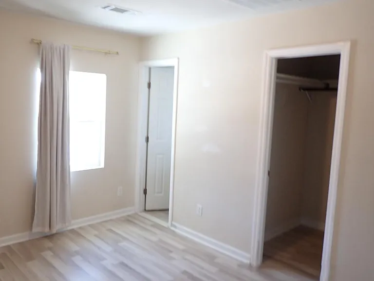 22064 Spring Valley Dr — Photo 16