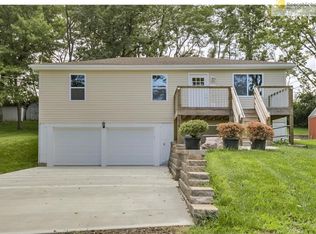 7427 NW Oak Dr, Kansas City, MO 64152