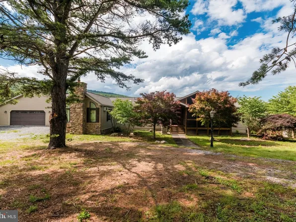 2800 Detour Rd, Great Cacapon, WV 25422