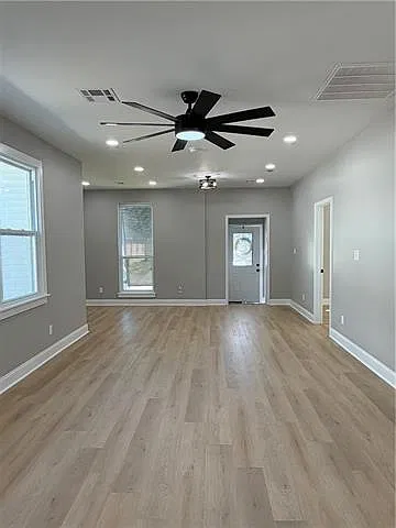 3 bed, 2.0 bath, 1416 sqft, $2,500 — Photo 2